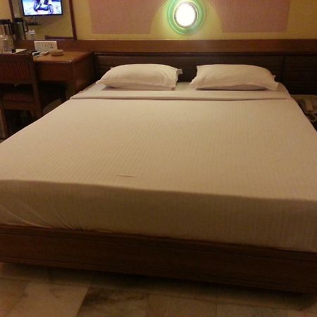Hotel Ashray International, Sion - Near Bkc Mumbai Dış mekan fotoğraf