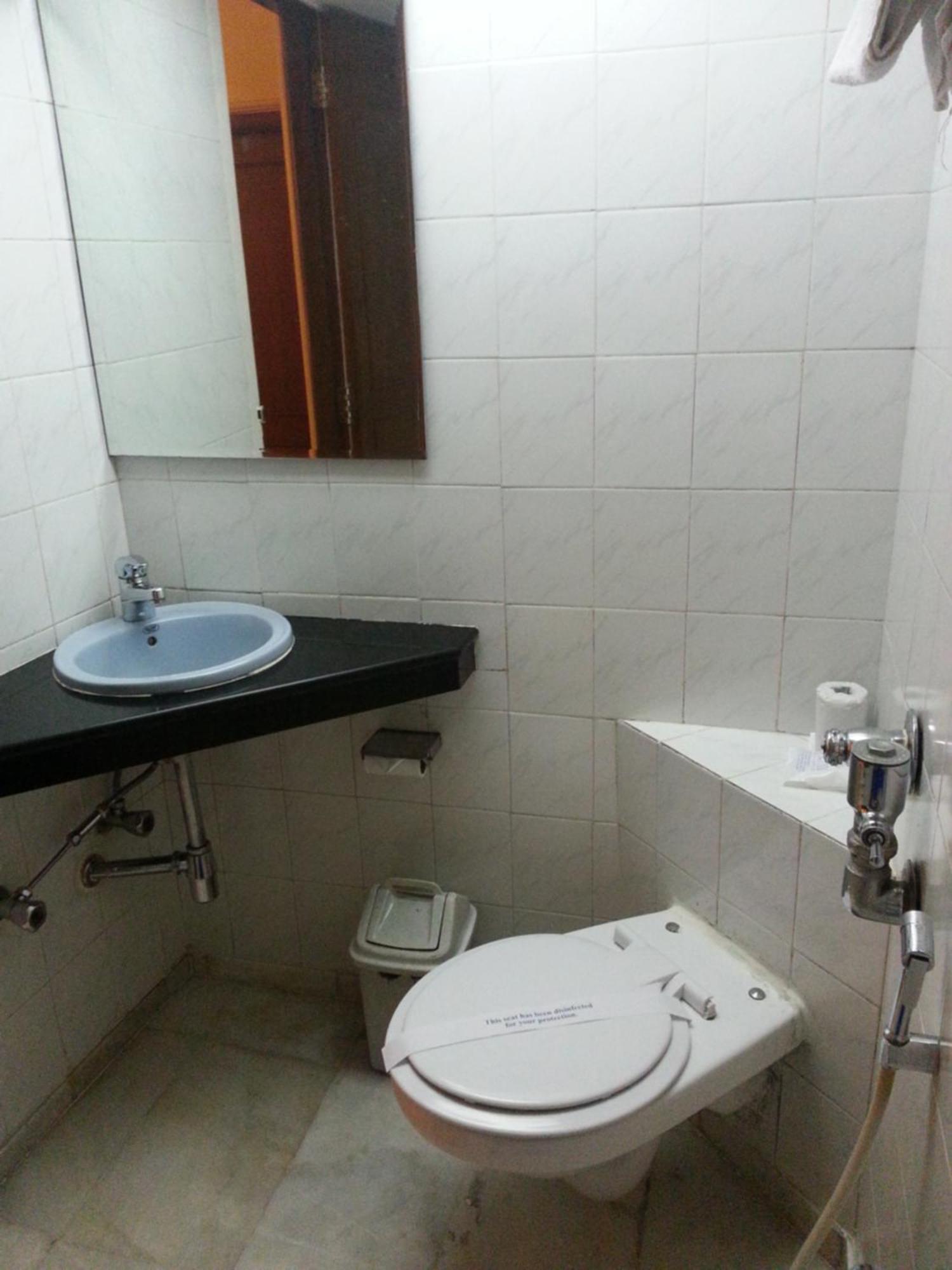 Hotel Ashray International, Sion - Near Bkc Mumbai Dış mekan fotoğraf