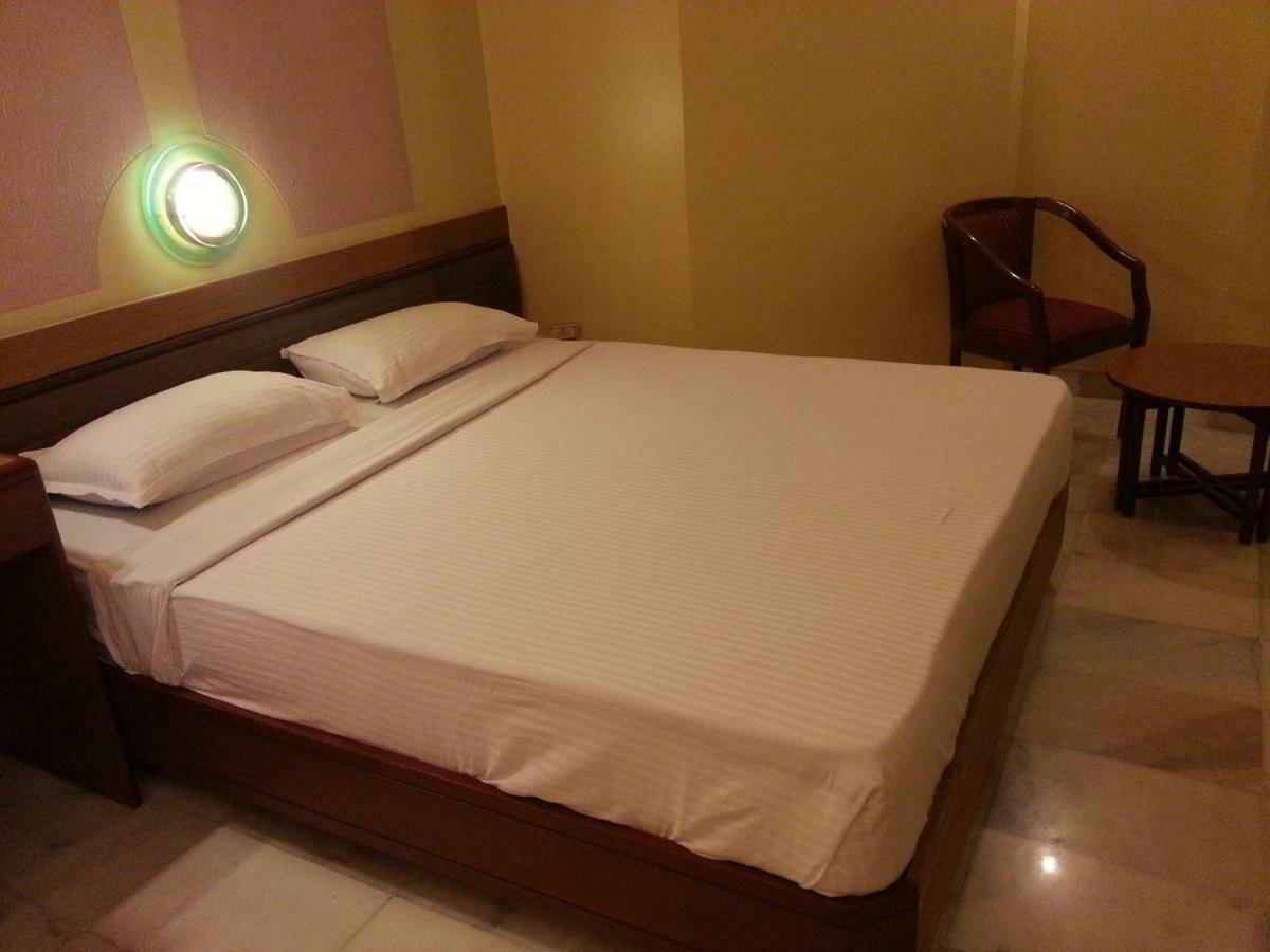 Hotel Ashray International, Sion - Near Bkc Mumbai Dış mekan fotoğraf
